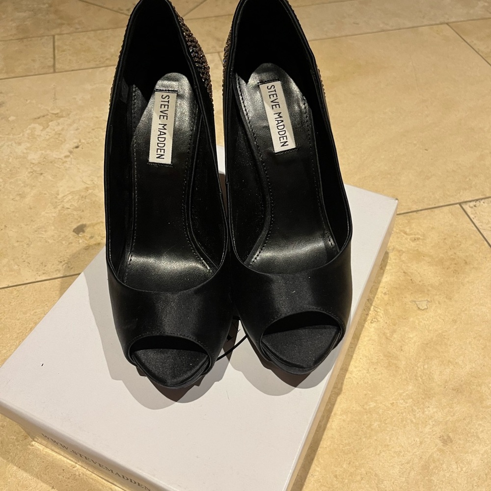 Steve Madden Rhinestone heels - Picture 3 of 6